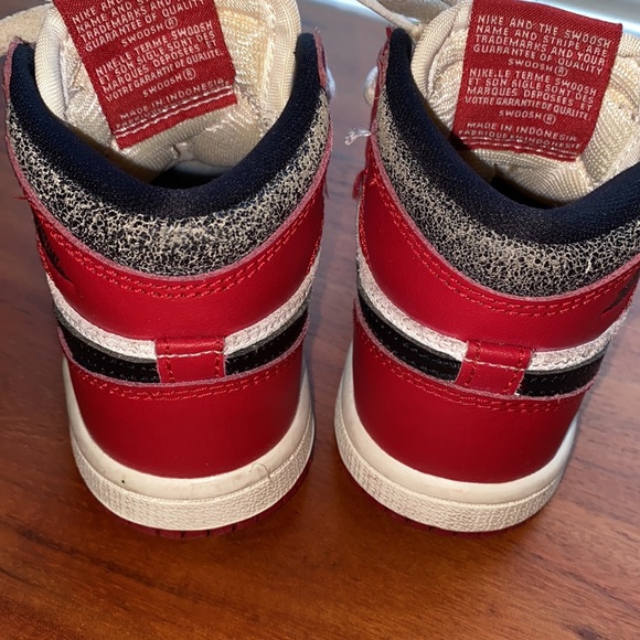 Jordan 1’s  boys size 7C - Picture 3 of 4